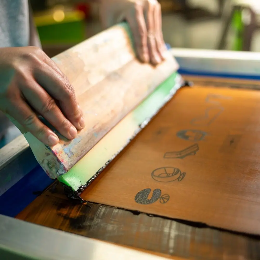 Tehli̇keli̇ Ve Çok Tehli̇keli̇ İşlerde Seri̇grafi̇ Ve Tampon Baski Eği̇ti̇mi̇ Yetkinlik ve Kariyer Eğitimi