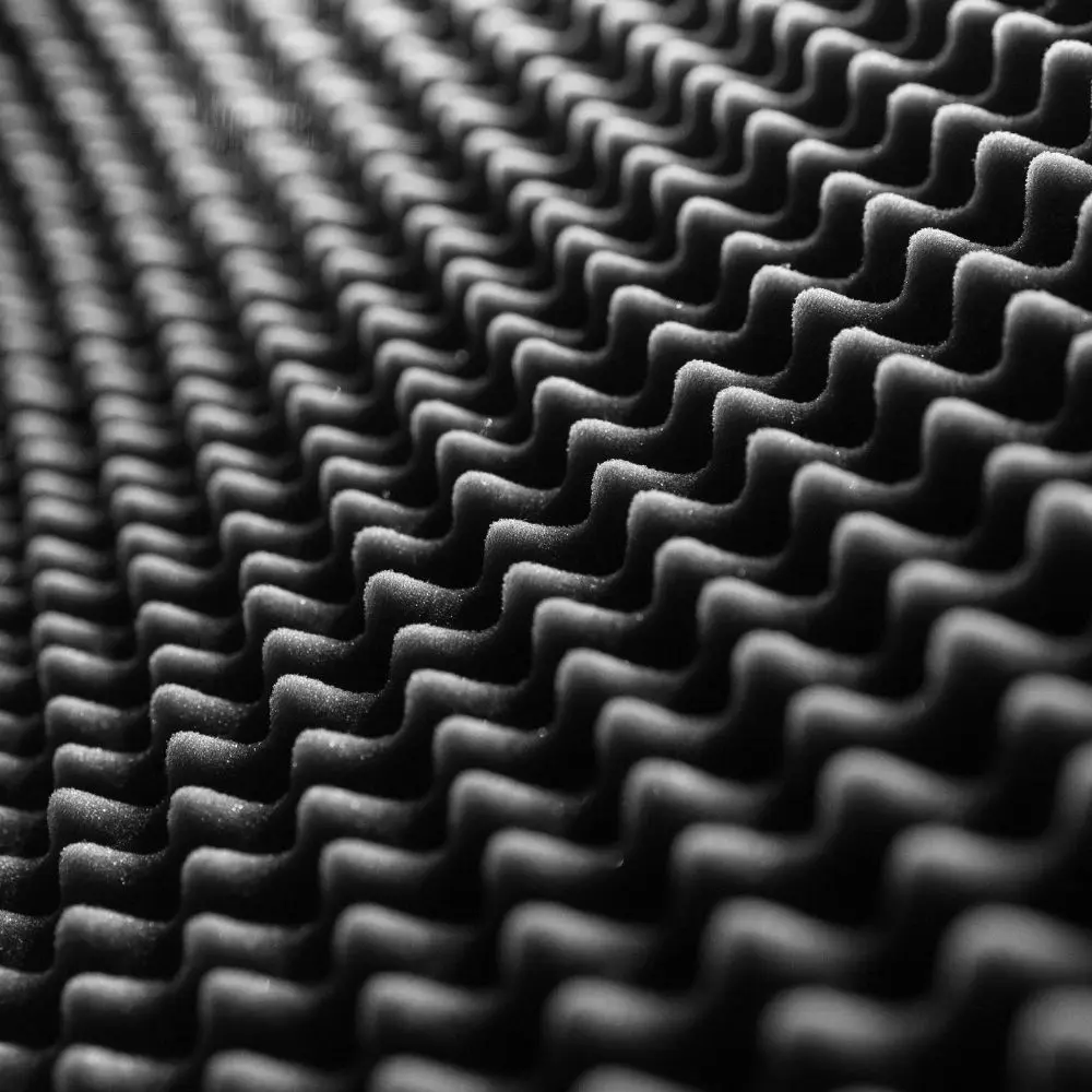 Tehli̇keli̇ Ve Çok Tehli̇keli̇ İşlerde Çalişanlara Yöneli̇k Ses Yalitimcisi Eği̇ti̇mi̇ ve Sektörel Yeterlilik