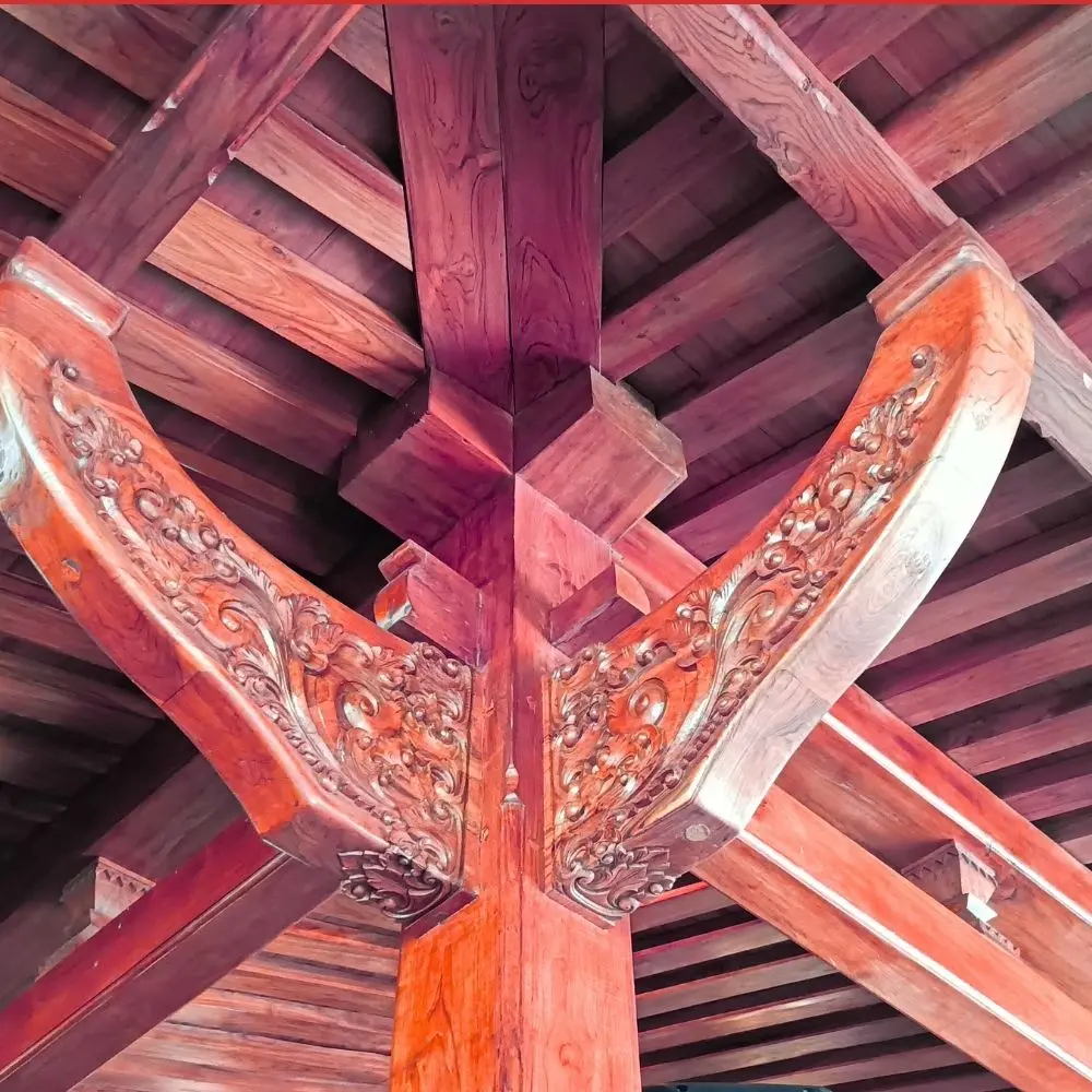 Tehli̇keli̇ Ve Çok Tehli̇keli̇ İşlerde Ahşap Doğrama Ve Kaplama Eği̇ti̇mi̇ ve Sektörel Yeterlilik